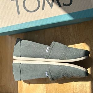 TOMS Bonsai Green Alpargata Heritage Canvas Shoe Size 8